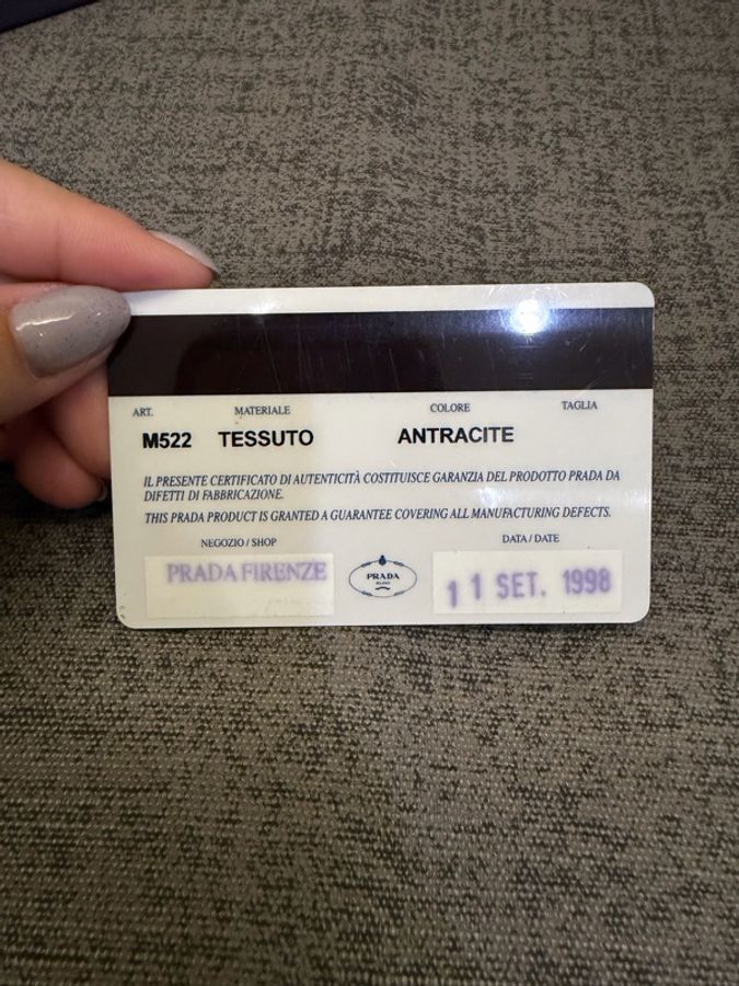 PRADA 對折短夾-15