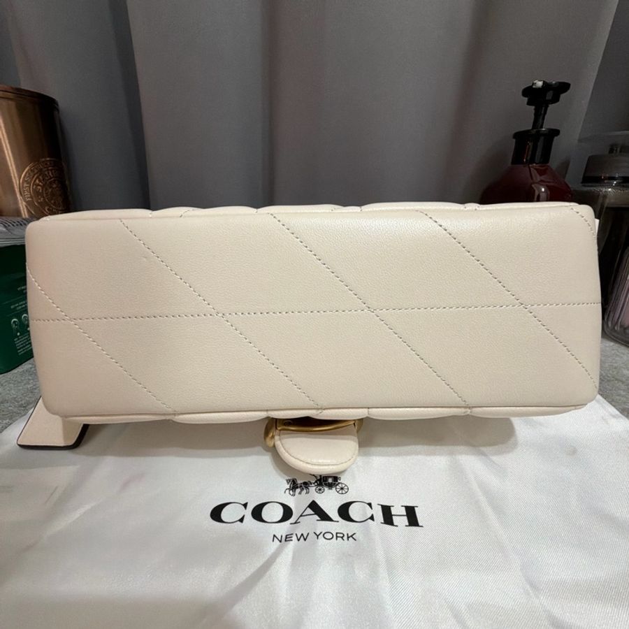 Coach Tabby 20 白色菱格鍊條肩背包|近全新-8