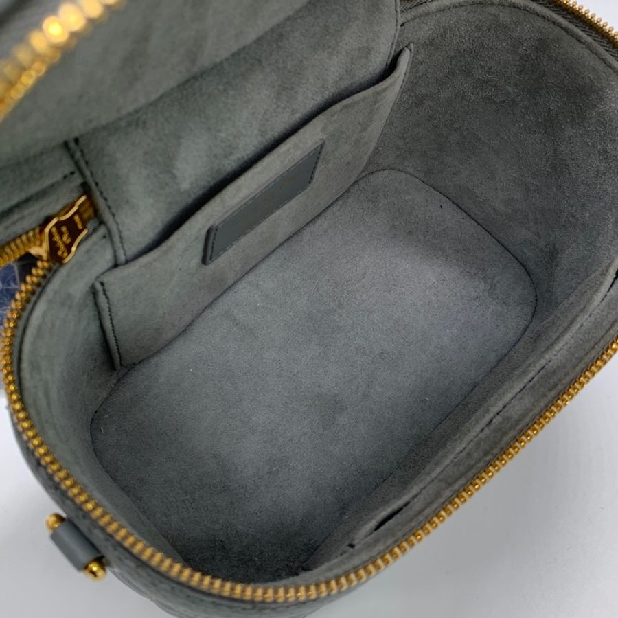 Dior Travel Vanity化妝盒包 霧霾藍 羊皮藤格紋 金色拉鍊 配可拆卸肩帶 手提斜挎都可以 容量實用-14