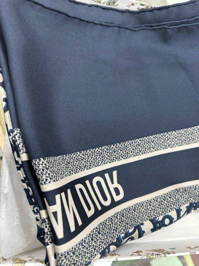 Dior 迪奧 Oblique雙面 桑蠶絲披肩 配件 圍巾/披肩 OS 尺寸:66*200cm-1