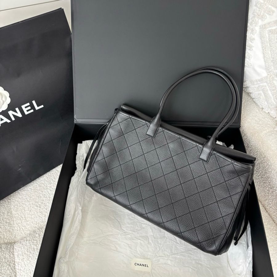 香奈兒/Chanel 26S新款法棍包中號黑金手提包單肩包芯片款-1