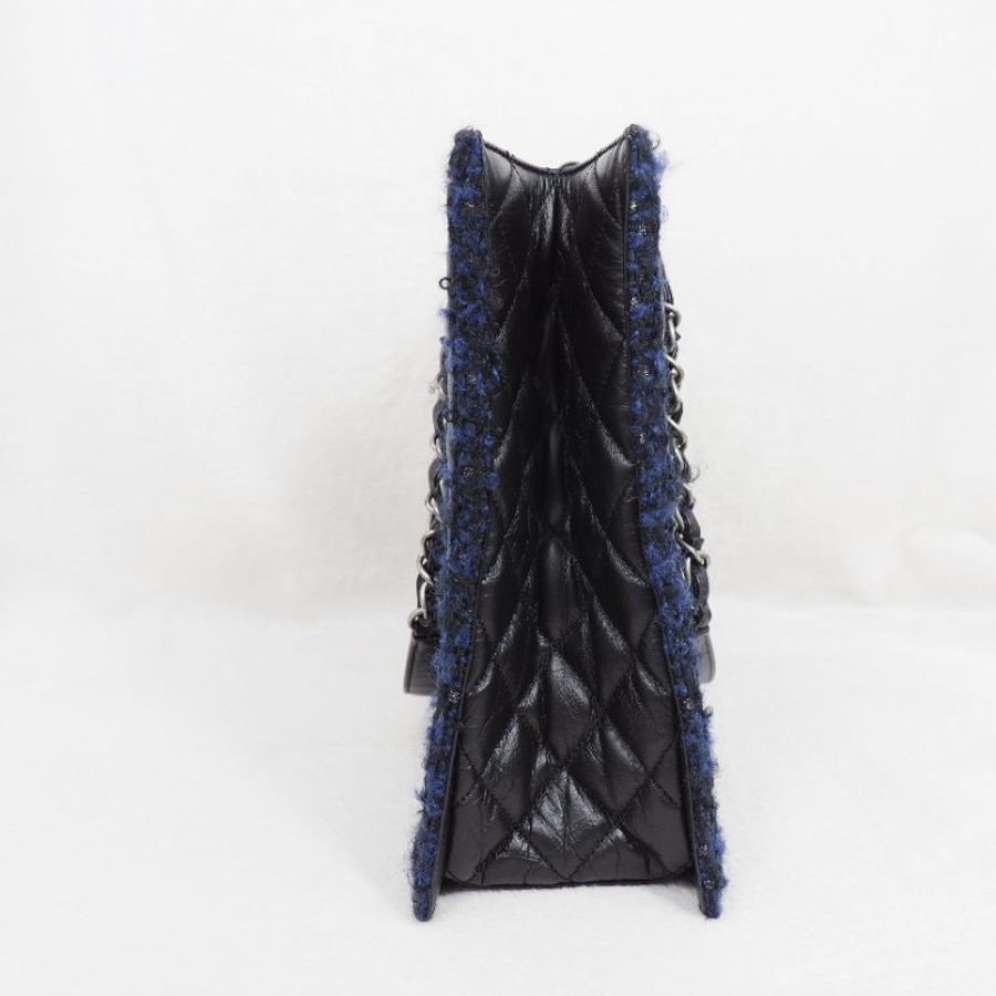 CHANEL quilted tweed tote bag-2