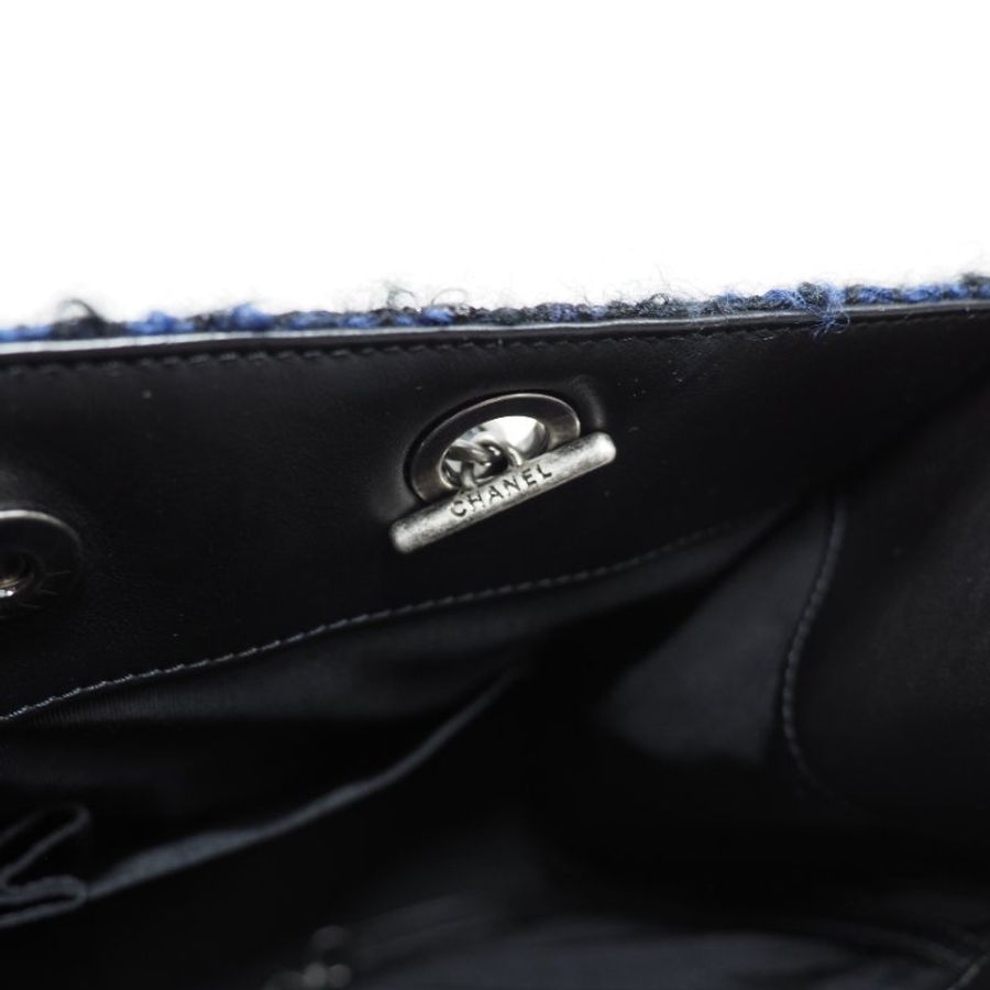 CHANEL quilted tweed tote bag-15