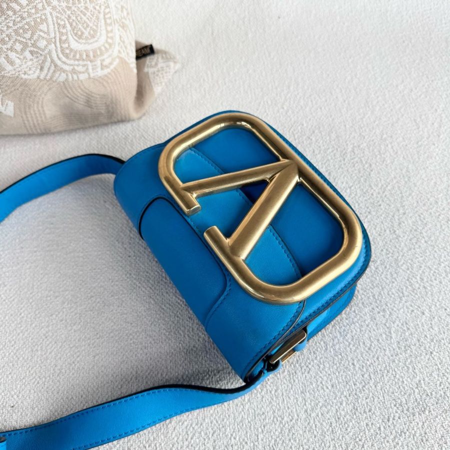 Valentino 大logo單肩斜挎包藍色金扣 牛皮-2