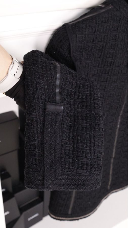 Chanel 16年首尔系列秀款黑色粗花呢两口袋上衣外套FR36 25/8-35