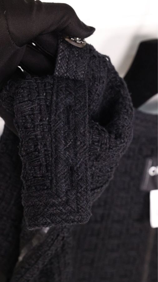 Chanel 16年首尔系列秀款黑色粗花呢两口袋上衣外套FR36 25/8-36
