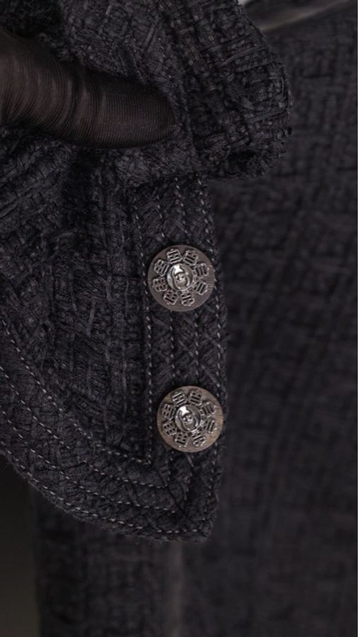 Chanel 16年首尔系列秀款黑色粗花呢两口袋上衣外套FR36 25/8-40