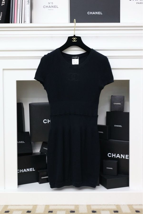Chanel 09年黑色针织CC logo短袖连衣裙-0