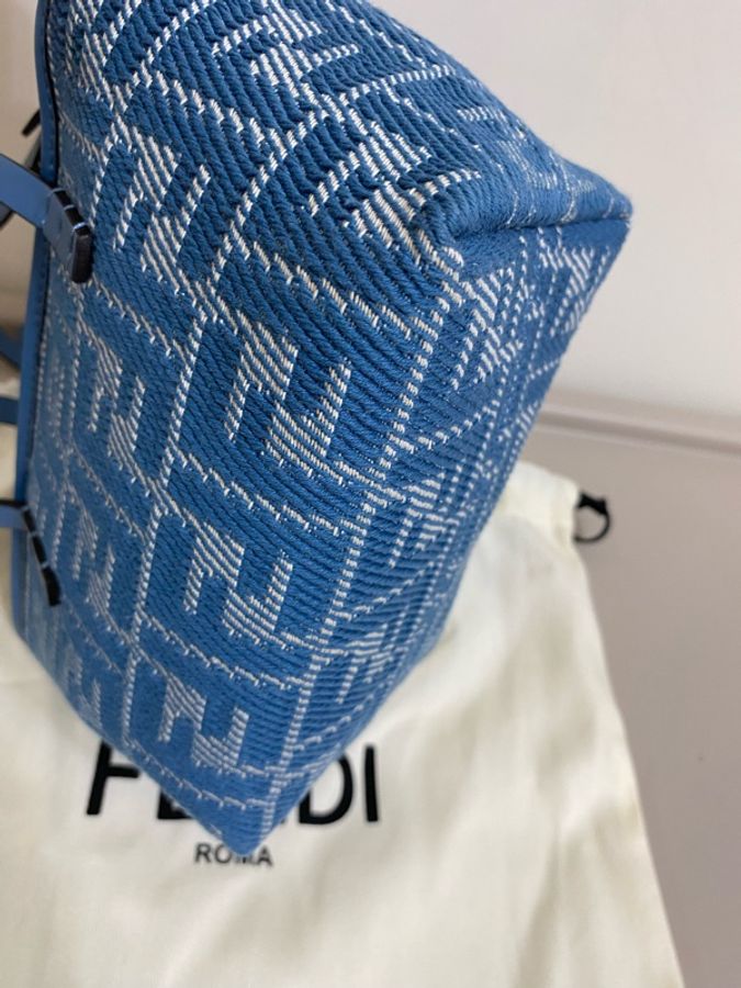 Fendi 迷你Roll藍色牛仔布手提斜背兩用包-12