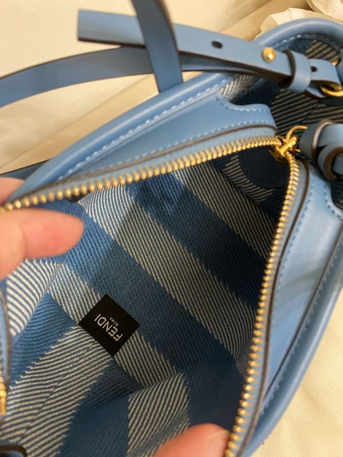 Fendi 迷你Roll藍色牛仔布手提斜背兩用包-17