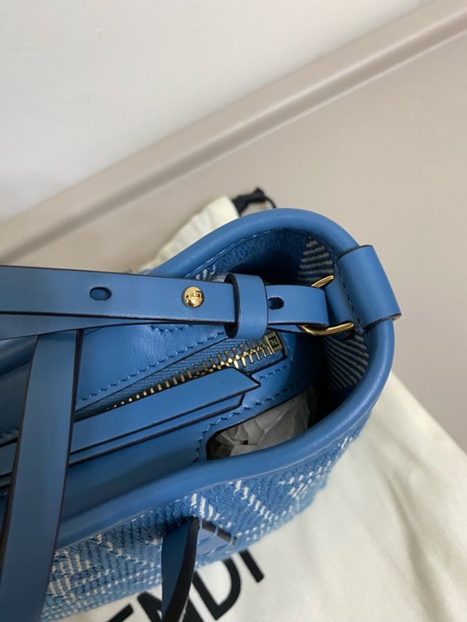Fendi 迷你Roll藍色牛仔布手提斜背兩用包-24