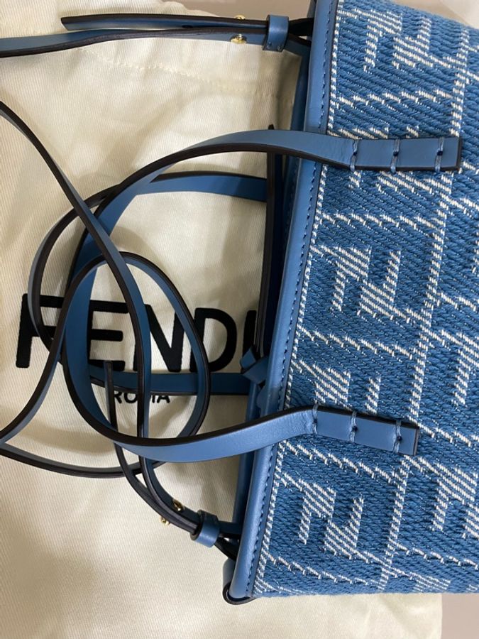 Fendi 迷你Roll藍色牛仔布手提斜背兩用包-28