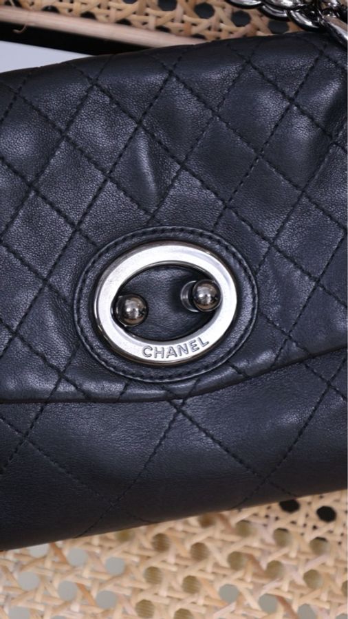 Chanel 11开黑银粗链条手提腋下包-17