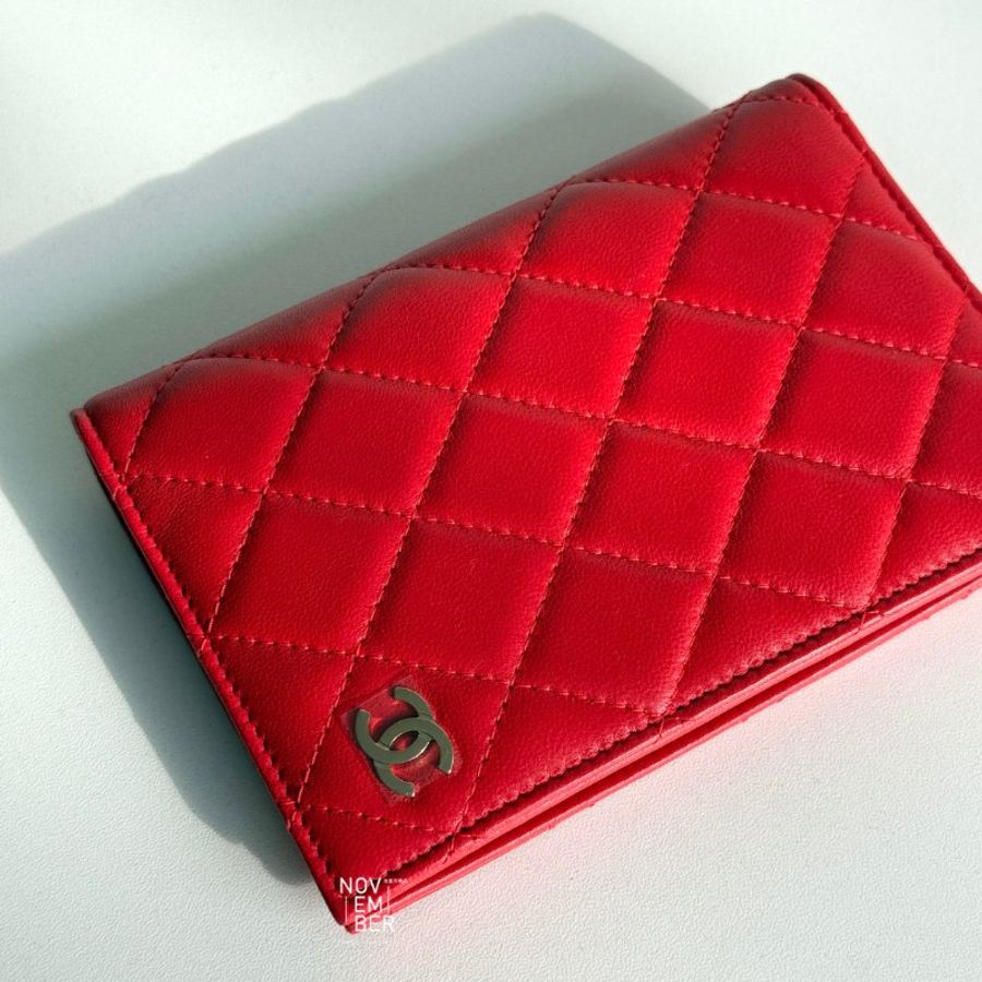 閒置新🆕 Chanel 香奈兒 雙C格紋護照夾 紅色金釦-2