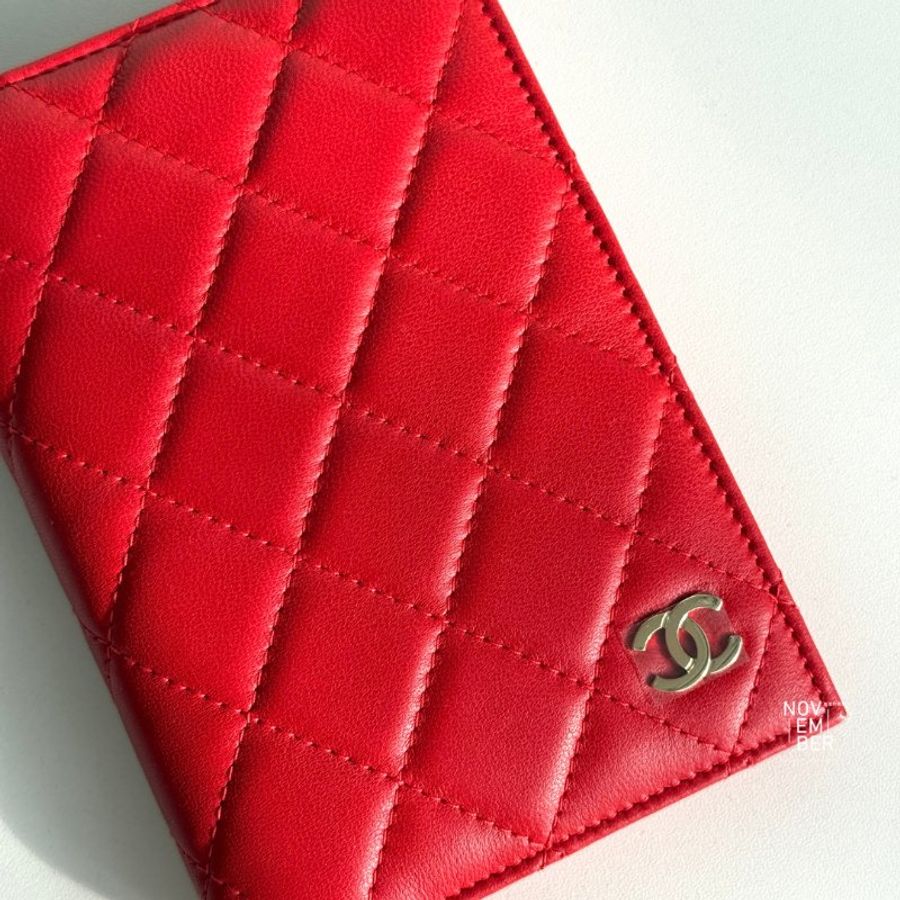 閒置新🆕 Chanel 香奈兒 雙C格紋護照夾 紅色金釦-3