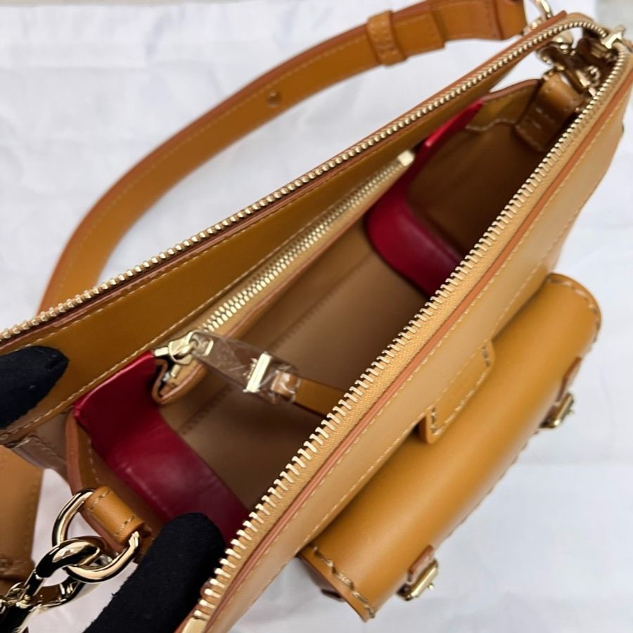 Chloe Edith C22WS443-4