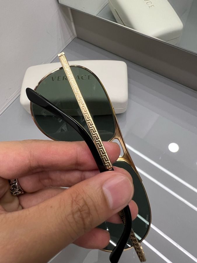 Versace 時髦飛行墨鏡 雷朋款 超好看 凹造型又防曬防太陽 🌞 拍拍照 9新 購入13800 帥美🉐男女都適用 配件:原廠外盒+鉽鏡-4