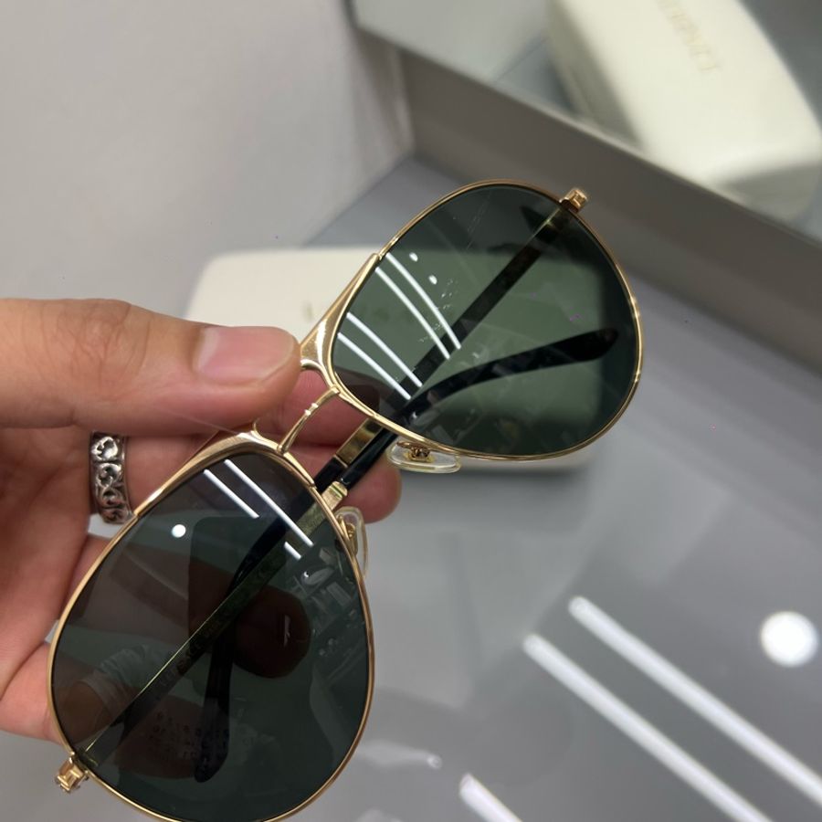 Versace 時髦飛行墨鏡 雷朋款 超好看 凹造型又防曬防太陽 🌞 拍拍照 9新 購入13800 帥美🉐男女都適用 配件:原廠外盒+鉽鏡-6