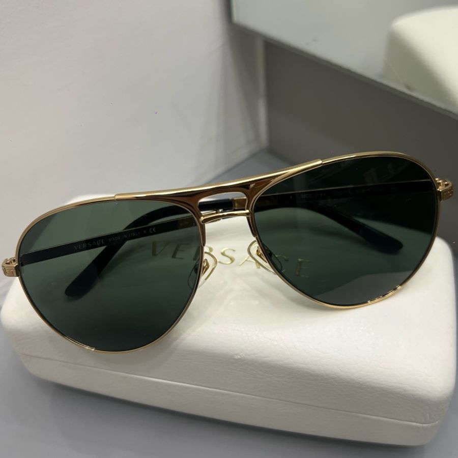 Versace 時髦飛行墨鏡 雷朋款 超好看 凹造型又防曬防太陽 🌞 拍拍照 9新 購入13800 帥美🉐男女都適用 配件:原廠外盒+鉽鏡-7