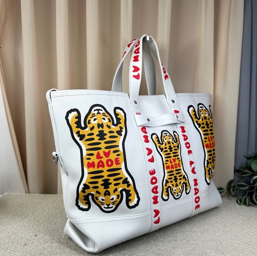 【中華虎元素🐯🐅保證不撞包🤣全網最低價‼️】LouisVuitton  x nigo聯名款 老虎牛皮材質 托特包 tote購物袋單肩包-2