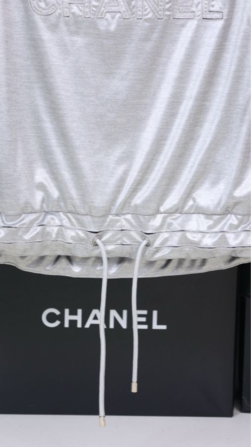 Chanel 12年银色圆领cc套头外套卫衣-10