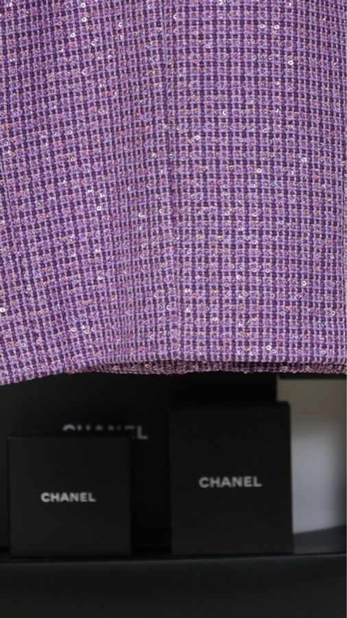 Chanel 24C早春系列紫色亮片钻扣马甲上衣-29