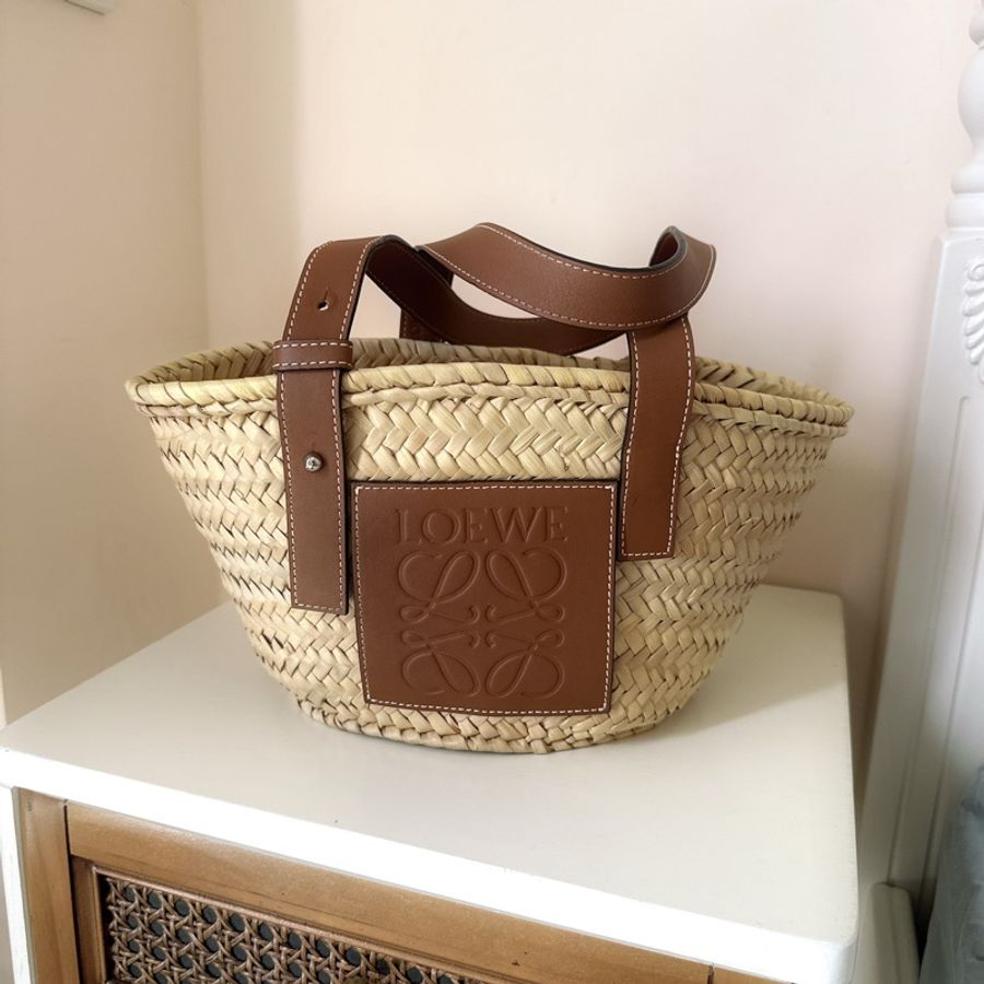 近全新LOEWE 經典草編包 s號 日本熱賣款-0