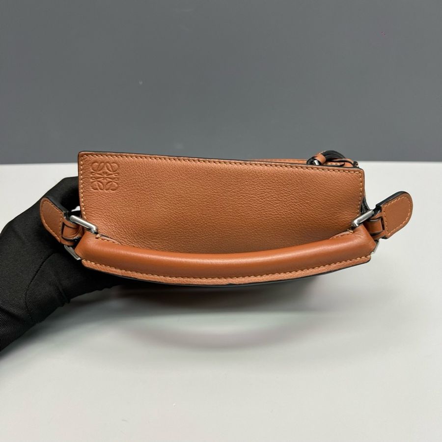 Loewe羅意威 焦糖色全皮mini puzzle幾何包 成色97新-5