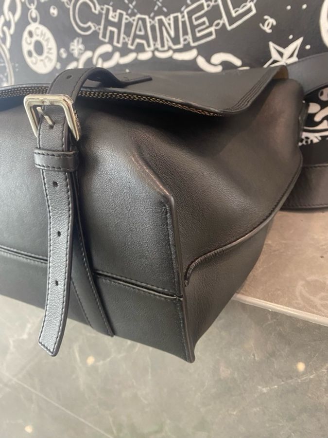 LOEWE 羅意威黑色雙扣郵差包-5