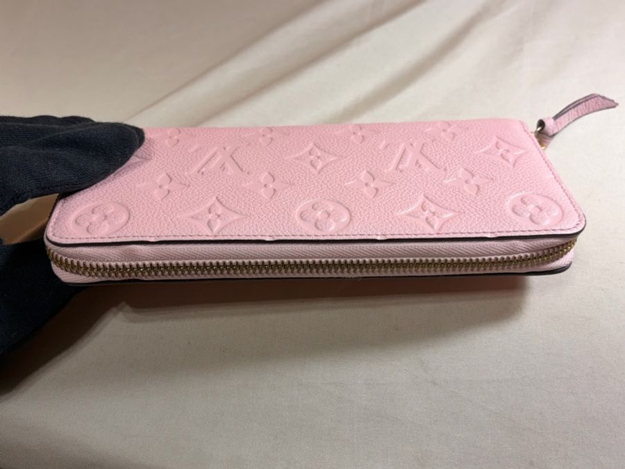 ✨近新閒置 LV 路易威登 Louis Vuitton 粉牛皮壓紋老花拉鏈8卡(二合一)窄版長夾-7