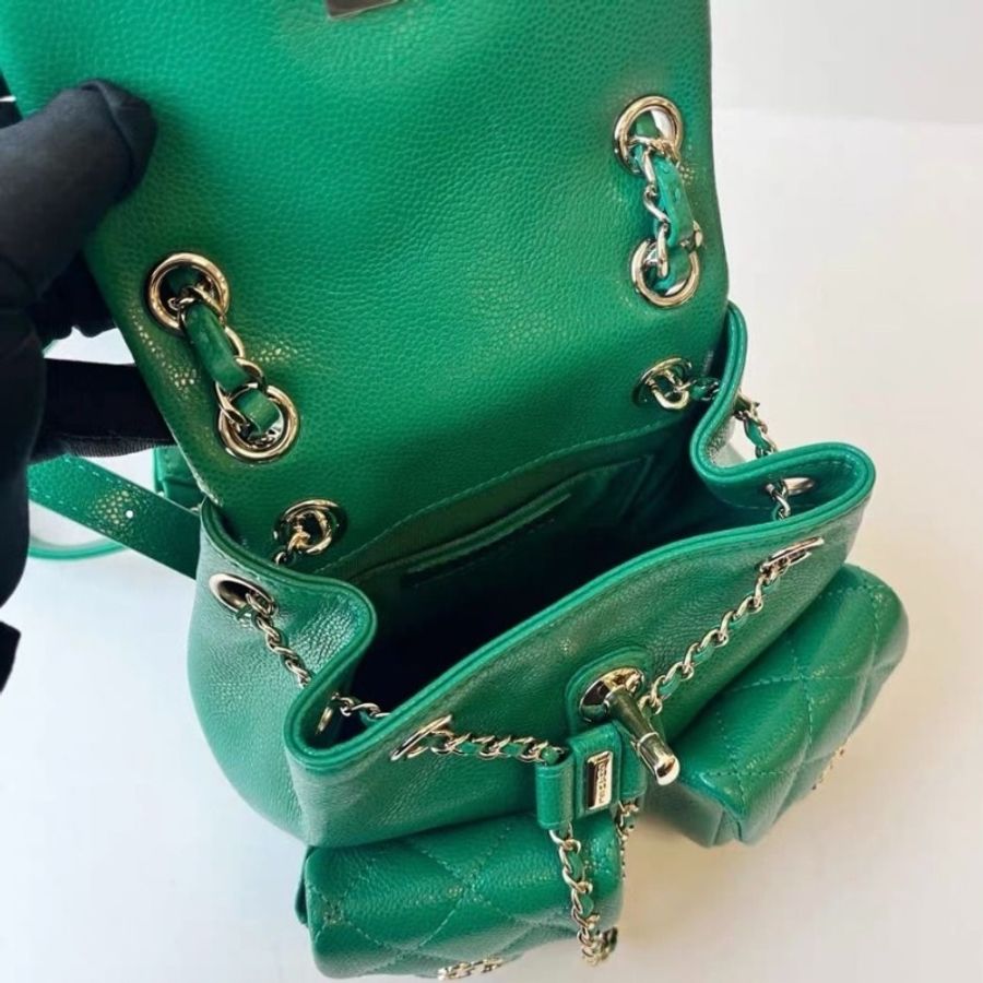 Chanel 24A系列小青蛙後背包 芯片款 小號綠色牛皮淡金扣 18x16x9cm 95新 配件塵袋 購證-2