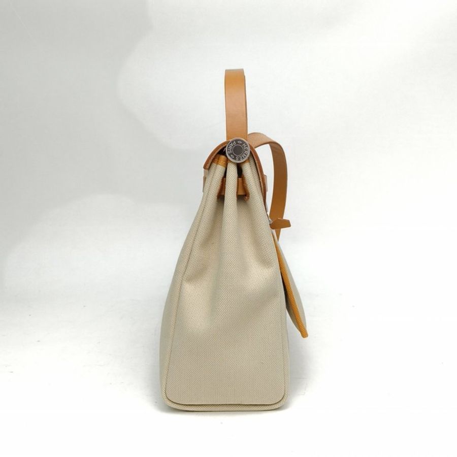 HERMES Herbag31米色拼自然色帆布牛皮U刻銀扣肩背包-1
