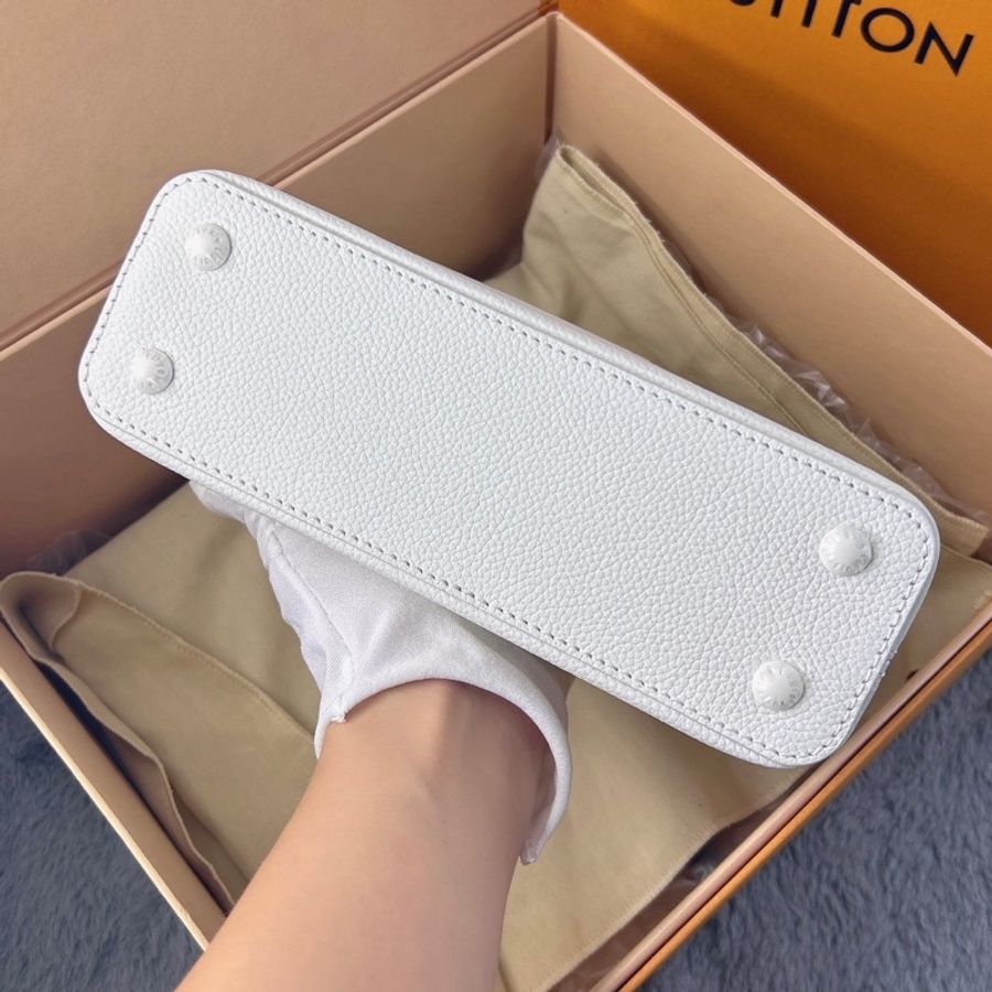 路易威登 LV Capucines mini 磨砂白 橫版手提包斜背包 白色-6