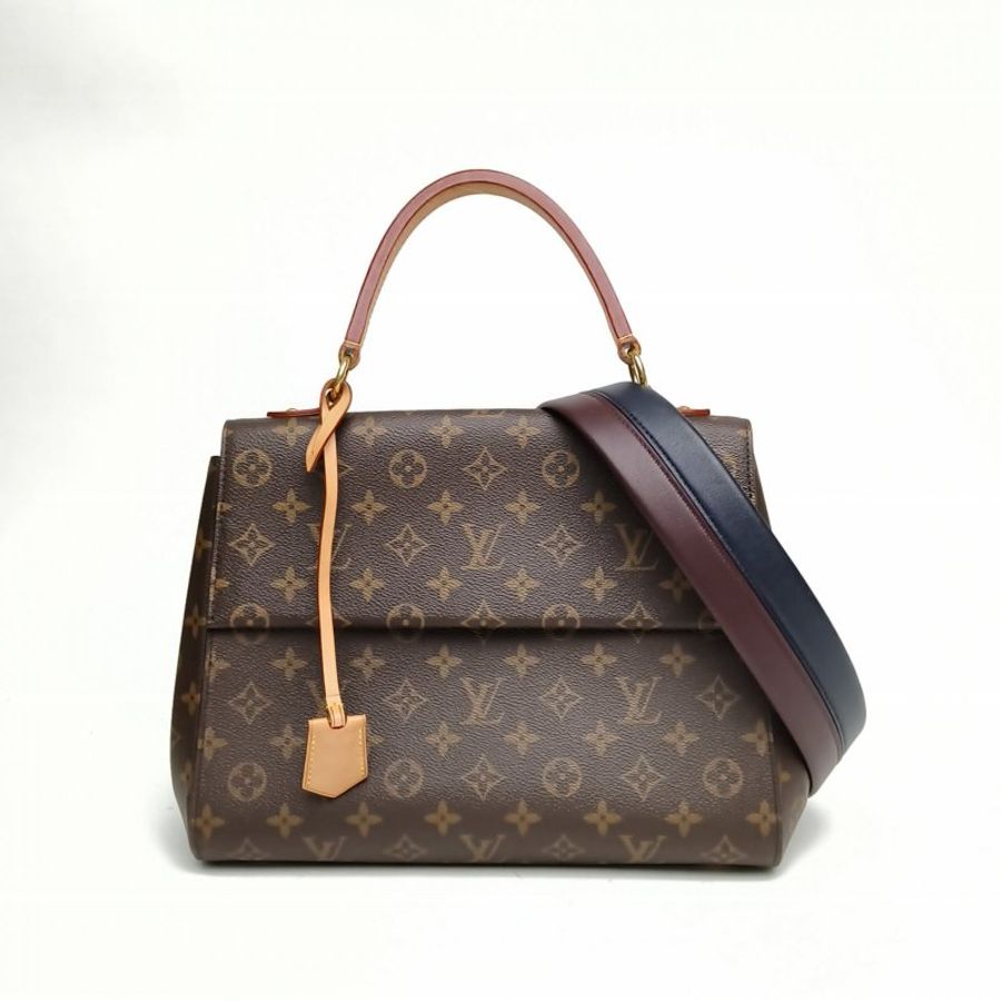 LOUIS VUITTON Cluny中號32老花PVC金扣2017肩背包-0