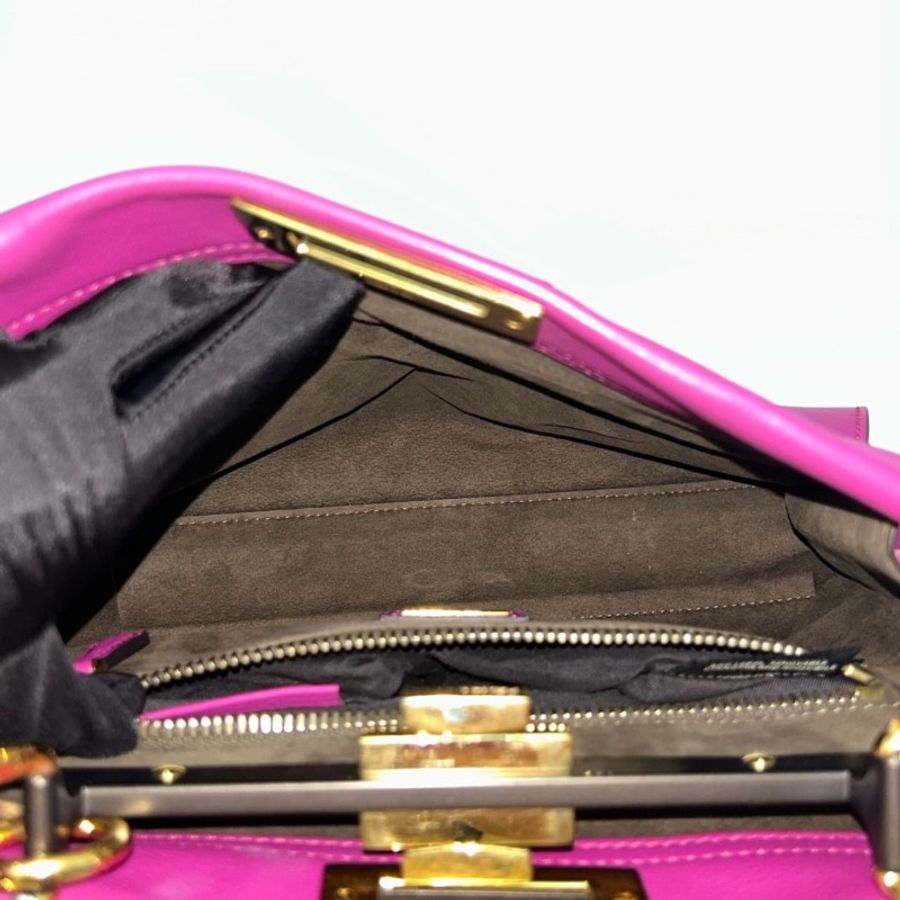 FENDI 玫紅色金扣peekaboo手提斜背包34*23.5*12 9新 配件塵袋-3