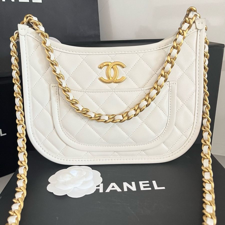 香奈兒Chanel 24S 白色小牛皮嬉皮流浪包 芯片款Hobo月牙包單肩包斜挎包 金扣-1