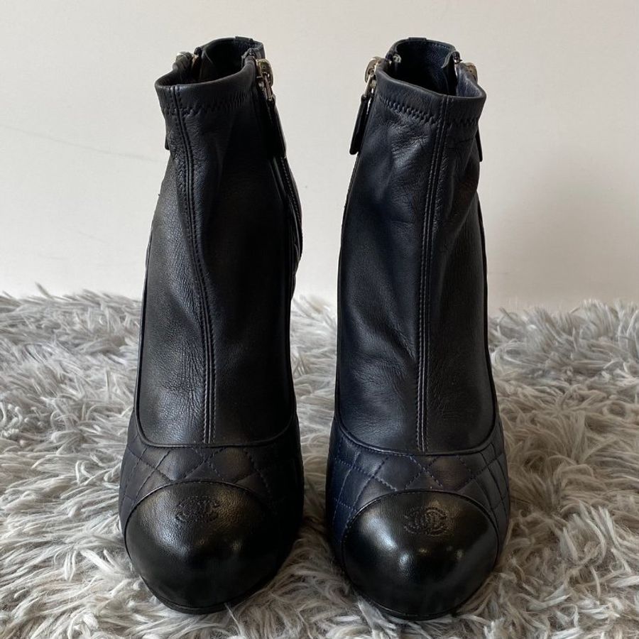 CHANEL 深藍 黑色 小羊皮 菱格紋 12CM 高跟 踝靴 38號-1