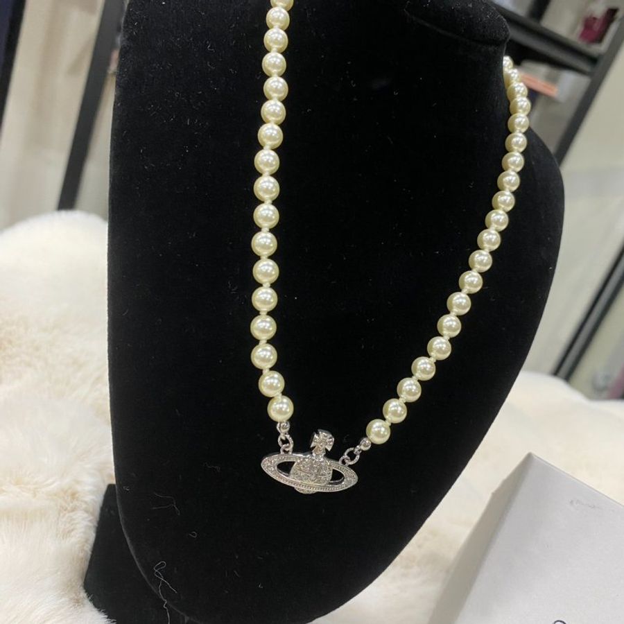 Vivienne Westwood Mini Bas Relifechoker 西太后浮雕土星吊墜珍珠項鍊銀-1