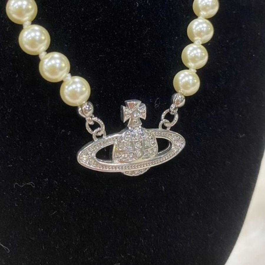 Vivienne Westwood Mini Bas Relifechoker 西太后浮雕土星吊墜珍珠項鍊銀-5