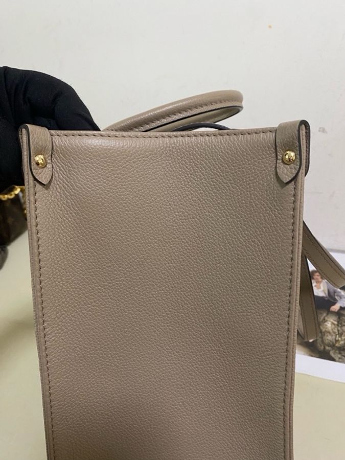 Louis Vuitton 路易威登Onthego中號托特包,大象灰色🈚附件-9