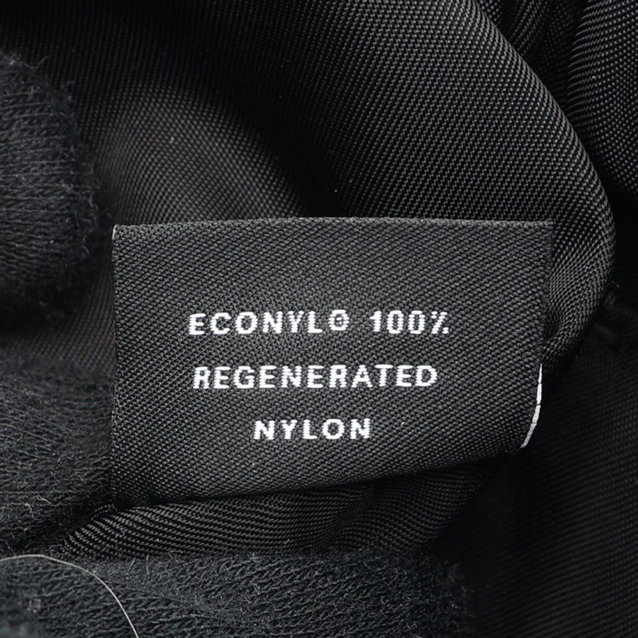 黑色 Re-Nylon 尼龍 Explore 中號 肩背包【PRADA 普拉達】 1BD394-6