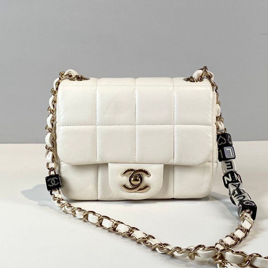 CHANEL 限量 白色 小羊皮 方格紋 字母 愛心 水鑽 骰子 香檳金鍊 方胖子 AS3744 特價-0