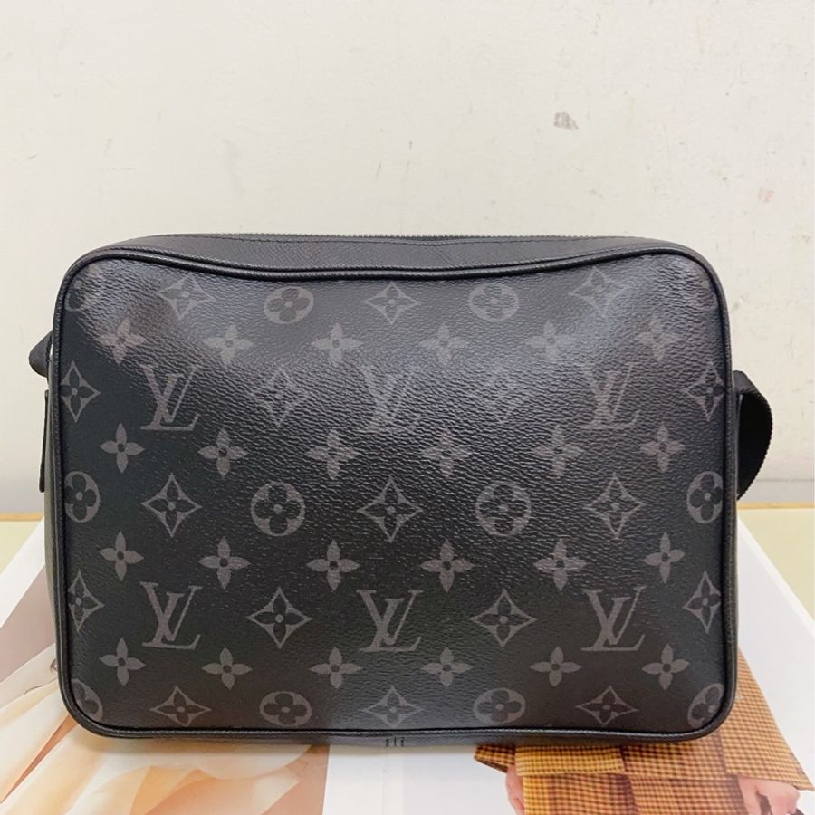 Louis Vuitton 路易威登outdoor 黑色老花 男士郵差包 尺寸26*18-1