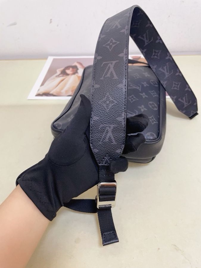 Louis Vuitton 路易威登outdoor 黑色老花 男士郵差包 尺寸26*18-2