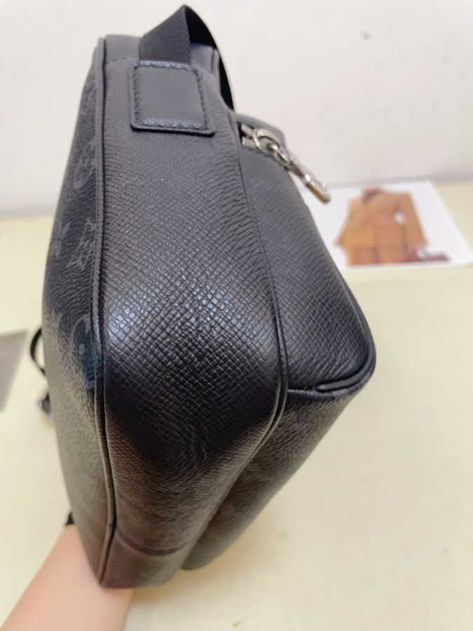 Louis Vuitton 路易威登outdoor 黑色老花 男士郵差包 尺寸26*18-7