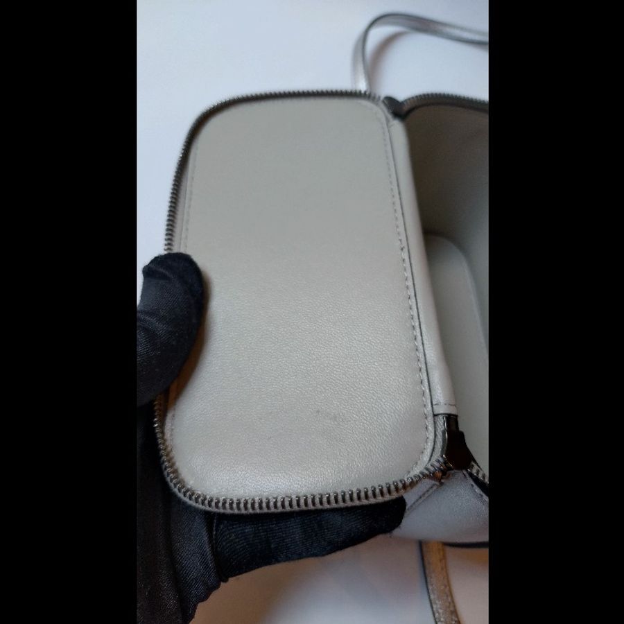 Valentino 銀皮兩用小方化妝包-16