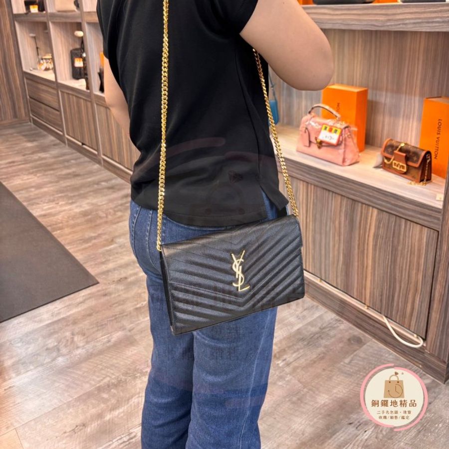 YSL Saint Laurent V字魚子醬牛皮WOC 斜背包-2