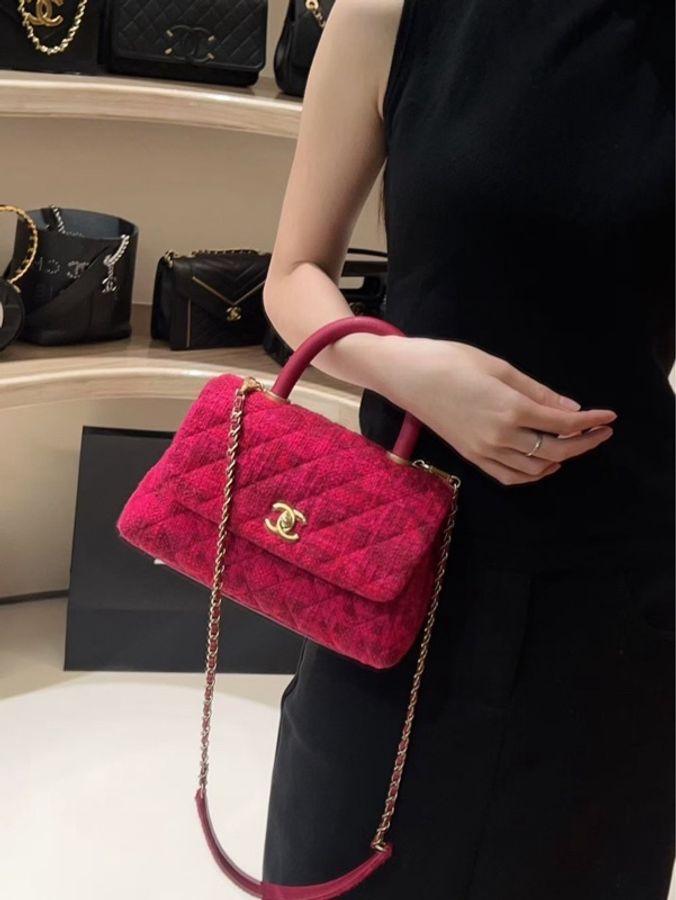 【威選精品】 ✨ CHANEL Coco Handle 樹莓紅毛呢|優雅與收藏價值兼具 ✨-0