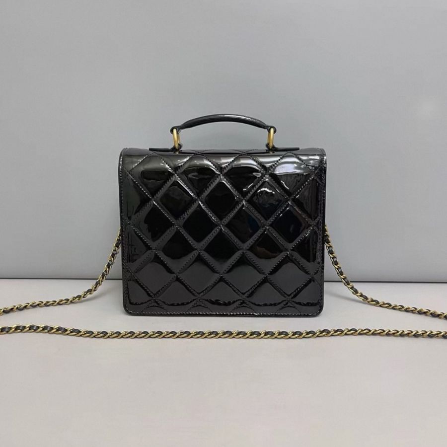 Chanel香奈兒 黑金漆皮菱格郵差包 芯片款-1