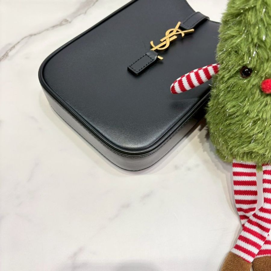 YSL Le5A7小牛皮迷你斜背手機包-9